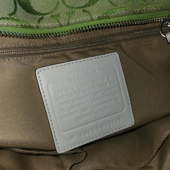 ☆SOLD: Vintage Coach Pistachio Green Monogram Shoulder Handbag☆ - Picture 7 of 8